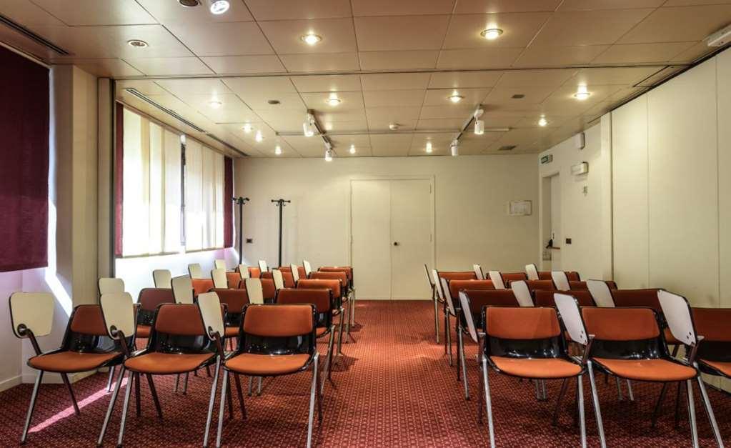 Moevenpick Hotel Bari Udogodnienia zdjęcie